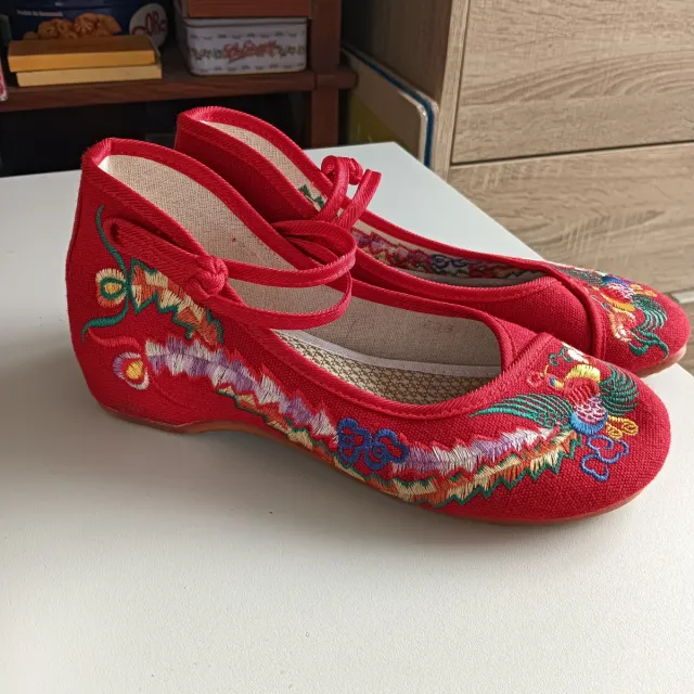 Zapatos bordados talla 37 ideáles para falleras