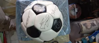 Pallone da calcio autografato