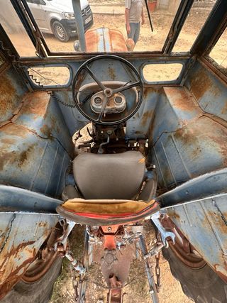 Tractor Ebro 44 con remolque