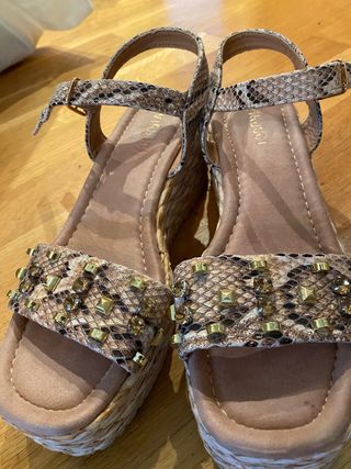 Cuñas de verano con pedrería