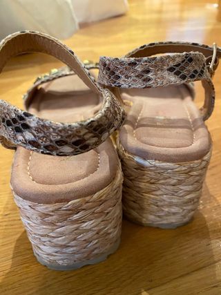 Cuñas de verano con pedrería