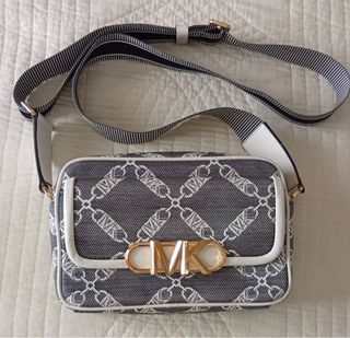 Bolso bandolera Michael Kors azul y blanco