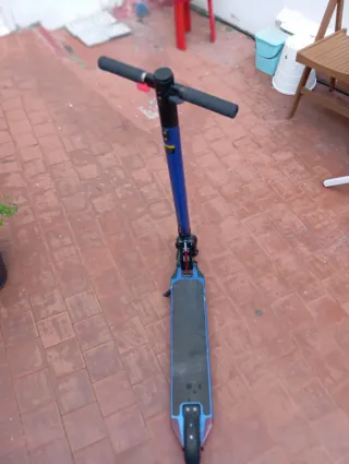 Patinete Eléctrico (max. 68 kg) - ¡pilas nuevas!
