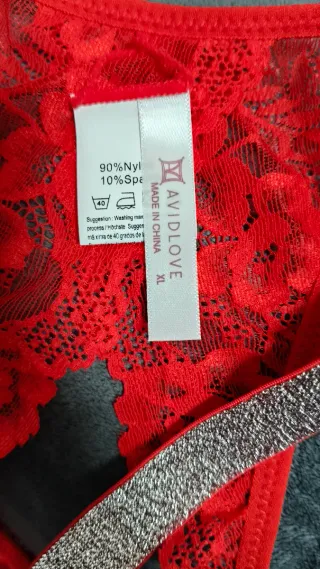 Braguitas cut out encaje rojo y plateado