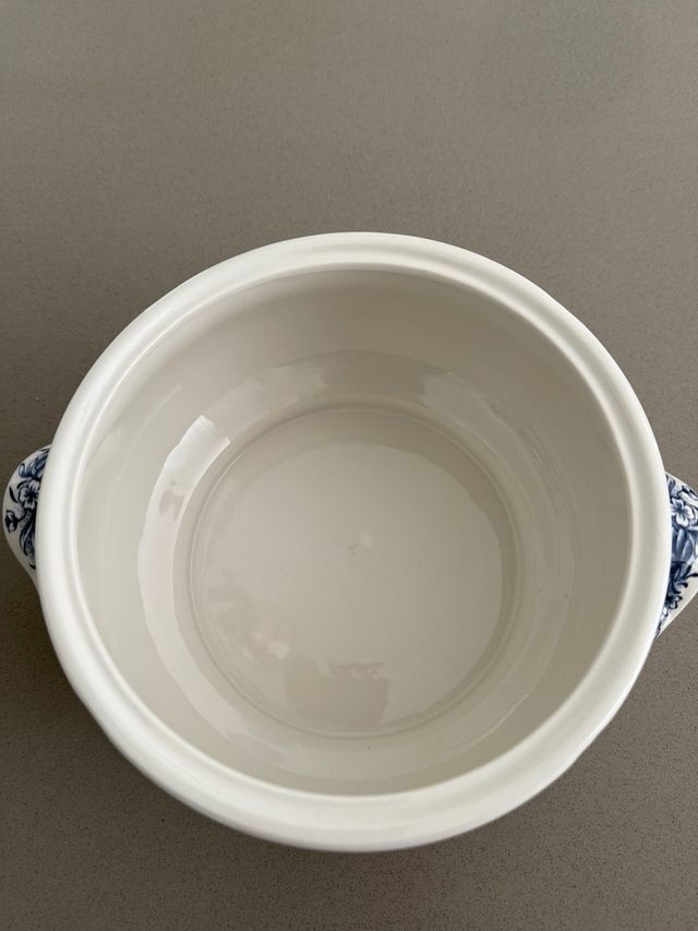 Zuppiera Churchill blu e bianca