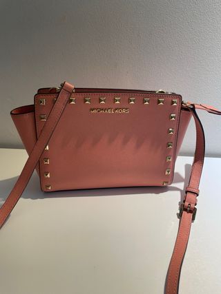 Bolso Michael Kors Rosa con Tachuelas Doradas