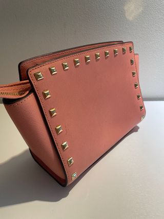 Bolso Michael Kors Rosa con Tachuelas Doradas