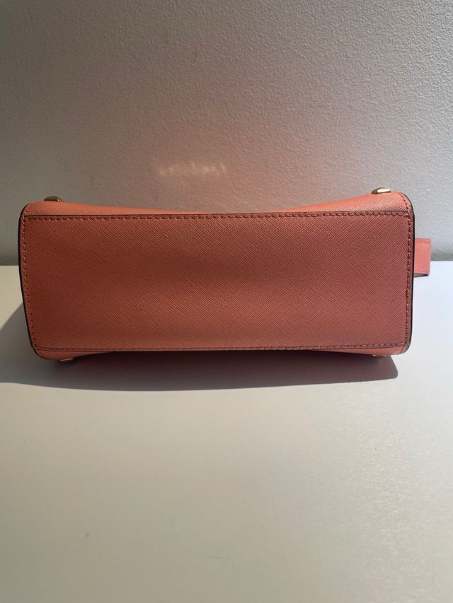 Bolso Michael Kors Rosa con Tachuelas Doradas