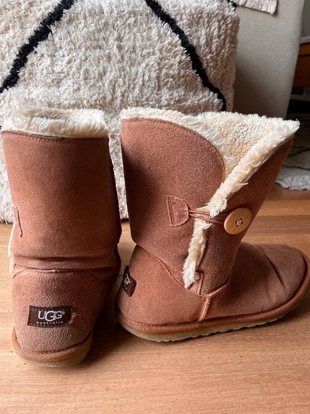 Botas UGG Talla 39-40 Marrón Claro. media caña