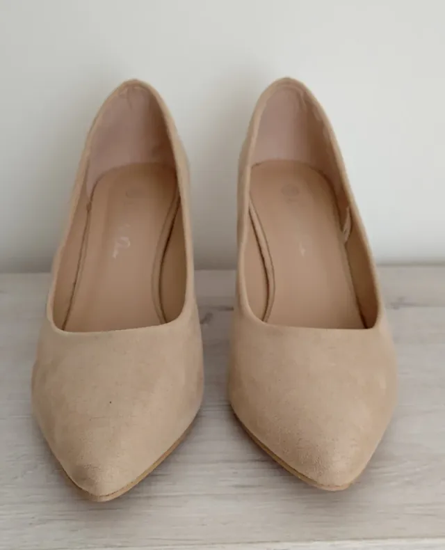 Zapatos de tacón beige