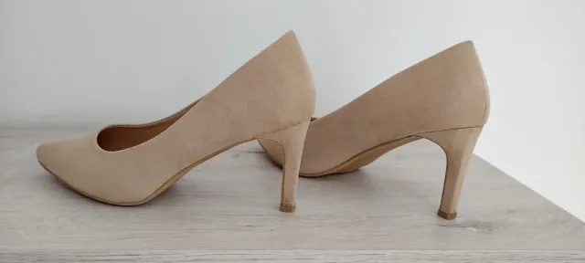 Zapatos de tacón beige