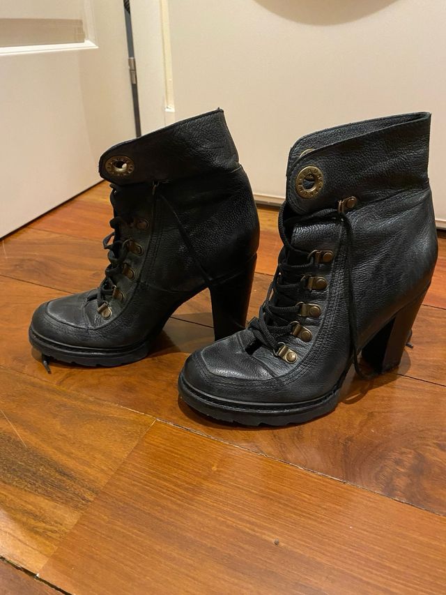 Botas tacón cordones negras talla 37