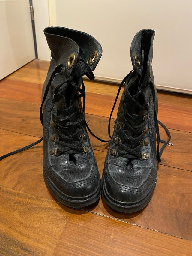 Botas tacón cordones negras talla 37