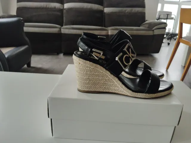 Sandalias Calvin Klein Negras Hebilla CK