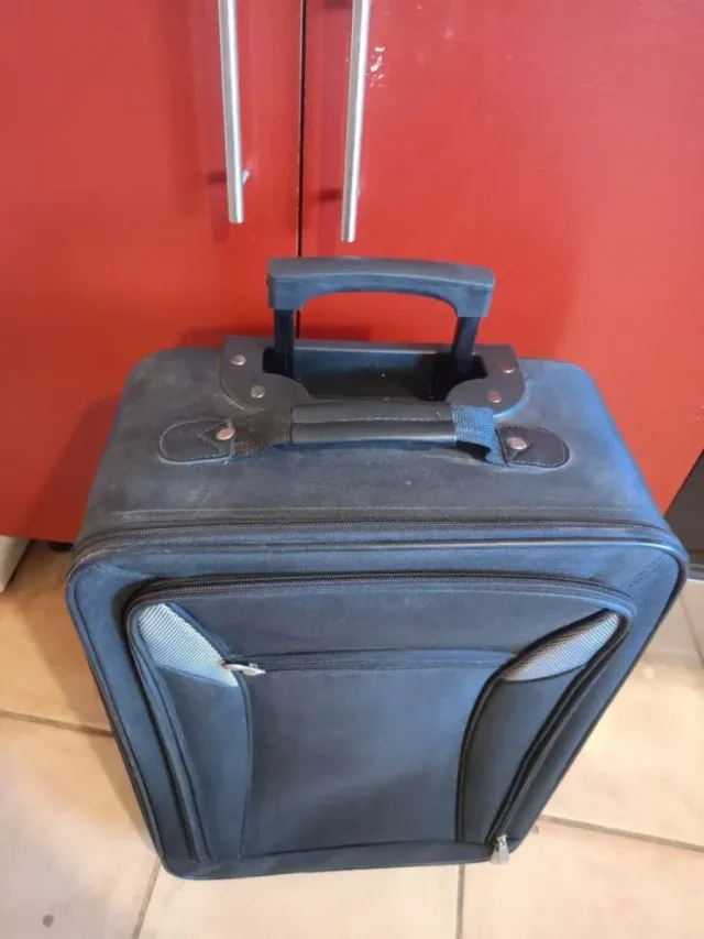Maleta negra