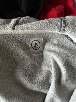 Sudadera Volcom gris con cremallera