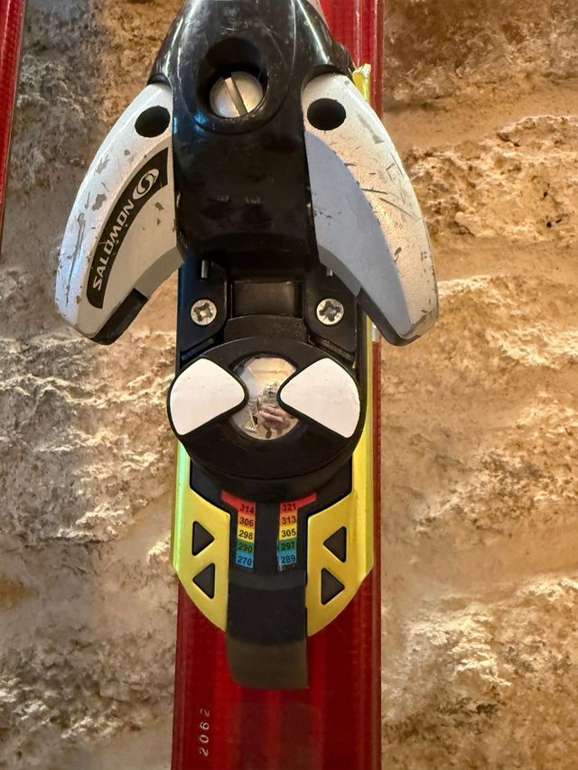 Esquís Salomon Scrambler 8 con fijaciones