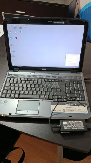 Portátil Acer Aspire 5735Z con cargador