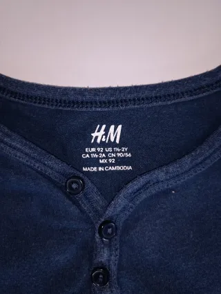 Camiseta H&M azul marino 18-24 meses