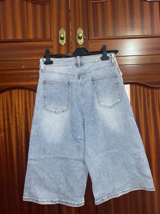 Pantalón vaquero culotte con brillos