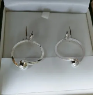 Pendientes aro plateados con perla