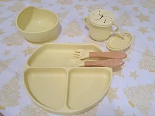 Vajilla silicona bebé amarillo pastel