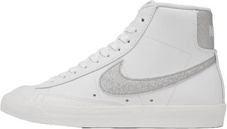 Nike Blazer Mid '77 Essential Blanco Plata