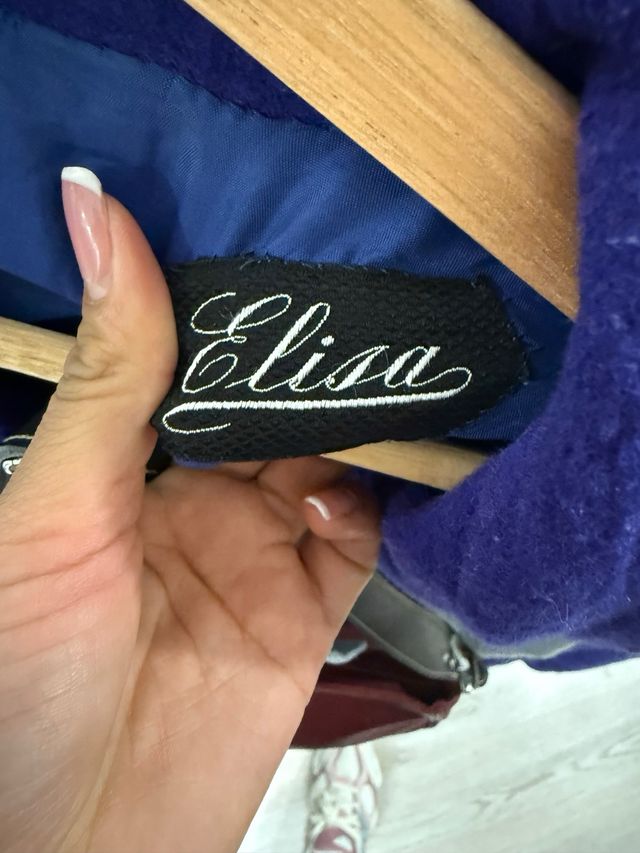 Abrigo de lana morado