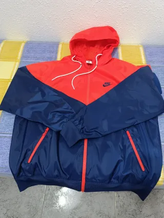 Chubasquero Nike Talla L, ancha