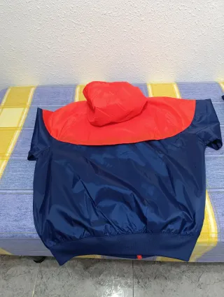 Chubasquero Nike Talla L, ancha