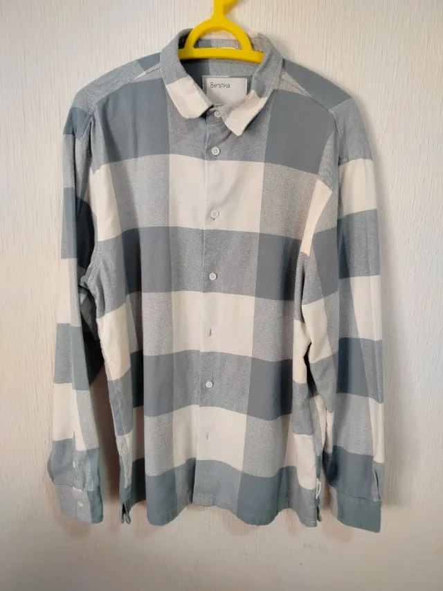 Camisa Bershka cuadros gris y blanco
