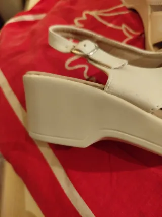 Sandalias beige mujer Nuevas sin estrenar.