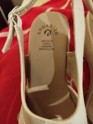 Sandalias beige mujer Nuevas sin estrenar.