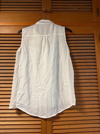 Camisa blanca sin mangas Stradivarius