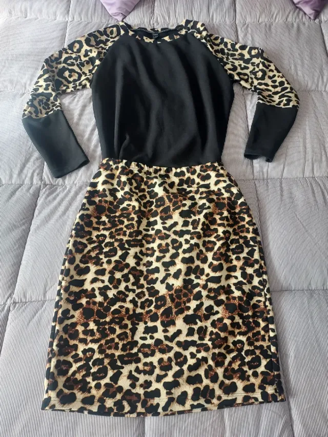 Conjunto falda y camiseta estampado animal