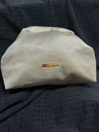 Bolso cartera dorado