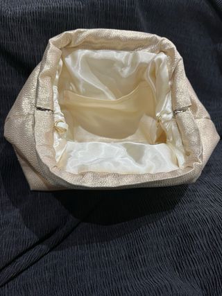 Bolso cartera dorado