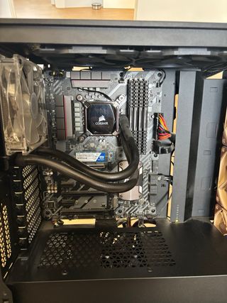 Torre PC Negra (Sin Gráfica)