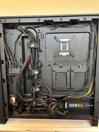 Torre PC Negra (Sin Gráfica)