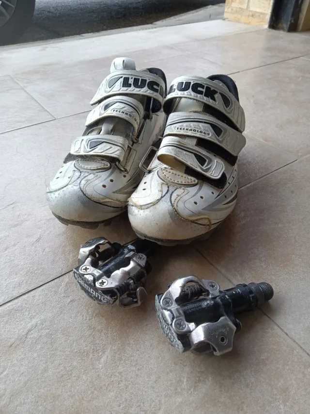Zapatillas Ciclismo Luck y Pedales Shimano