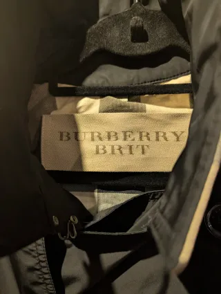 Gabardina Burberry Negra Impermeable