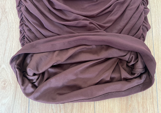 Falda midi de malla marrón chocolate