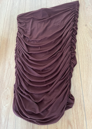 Falda midi de malla marrón chocolate