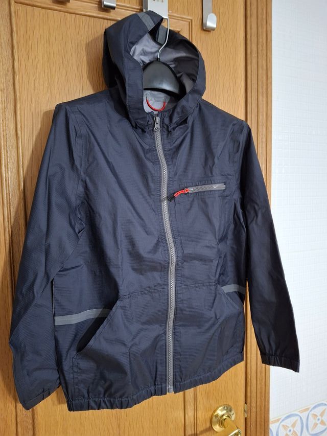 Chubasquero niño Massimo Dutti T.9-10 años SEMINUE