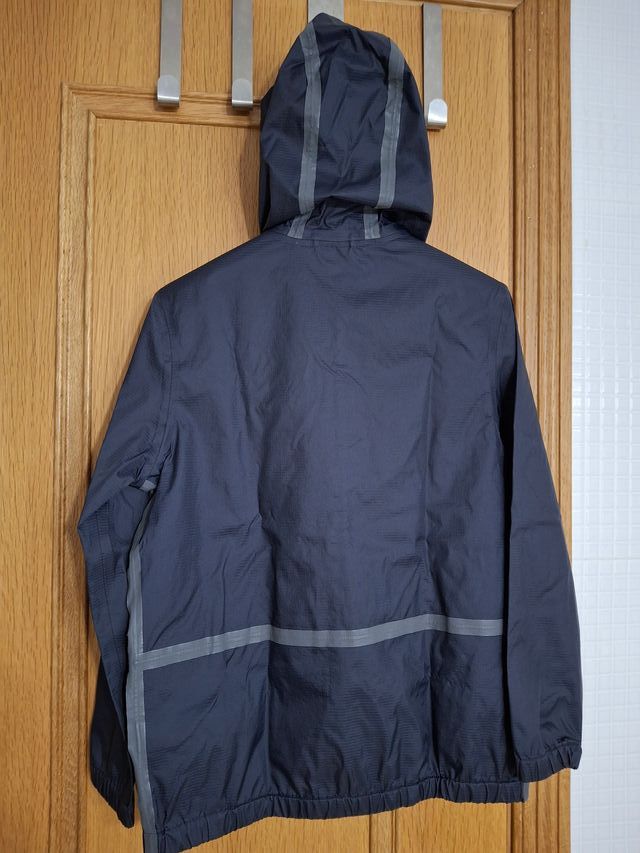 Chubasquero niño Massimo Dutti T.9-10 años SEMINUE