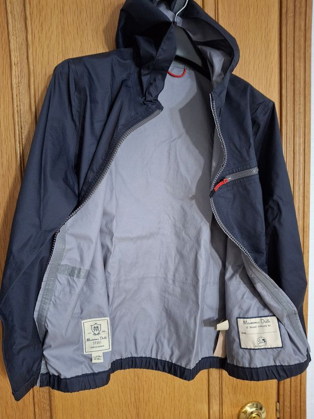 Chubasquero niño Massimo Dutti T.9-10 años SEMINUE