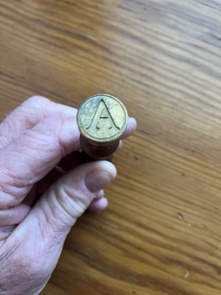 Timbro per ceralacca con manico in legno