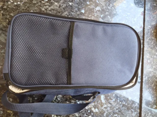 Nevera portátil tipo bandolera