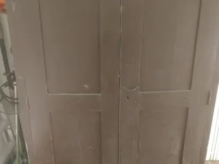 Armadio antico in legno massello