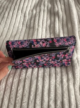 Porta-moedas e porta-telemóvel